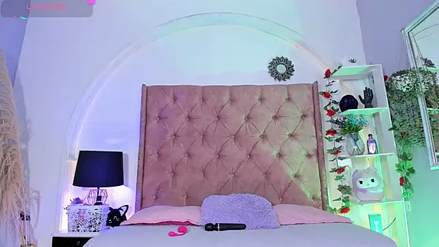 Snapshot of LadyAvalon chatting on 11-26-25, 06:09 LadyAvalon online show from 11-26-25, 06:09