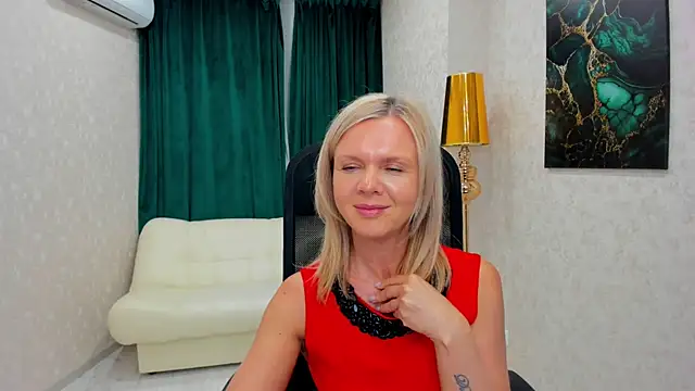 AgathaKlouin online show from 02-19-25, 01:40