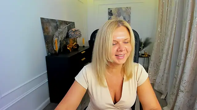 Snapshot of AgathaKlouin chatting on 05-26-26, 07:10 AgathaKlouin online show from 05-26-26, 07:10
