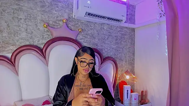 Mia Jansen online show from 04-29-26, 01:37