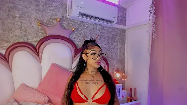 Mia Jansen online show from 05-04-26, 01:51