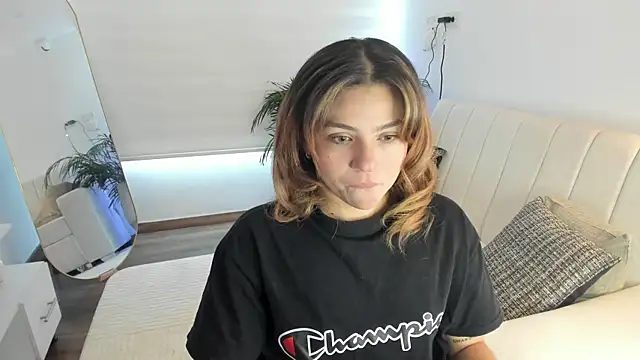 Ori valentina online show from 07-27-26, 07:10