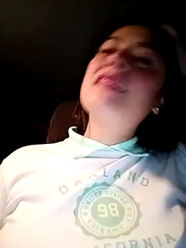 Snapshot of Lesly_10- chatting on 03-07-25, 12:58 Lesly 10- online show from 03-07-25, 12:58