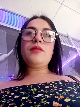 Snapshot of Lesly_10- chatting on 03-07-25, 09:59 Lesly 10- online show from 03-07-25, 09:59