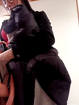 Snapshot of Lesly_10- chatting on 03-18-25, 08:26 Lesly 10- online show from 03-18-25, 08:26