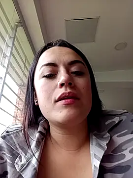 Snapshot of Lesly_10- chatting on 03-19-25, 08:11 Lesly 10- online show from 03-19-25, 08:11