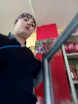 Snapshot of Lesly_10- chatting on 09-09-25, 12:48 Lesly 10- online show from 09-09-25, 12:48