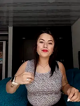 Snapshot of Lesly_10- chatting on 09-11-25, 05:35 Lesly 10- online show from 09-11-25, 05:35