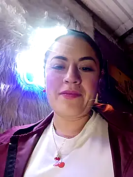 Snapshot of Lesly_10- chatting on 09-16-25, 01:17 Lesly 10- online show from 09-16-25, 01:17