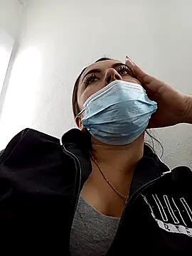 Snapshot of Lesly_10- chatting on 09-20-25, 04:30 Lesly 10- online show from 09-20-25, 04:30