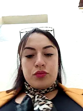 Snapshot of Lesly_10- chatting on 10-02-25, 12:34 Lesly 10- online show from 10-02-25, 12:34