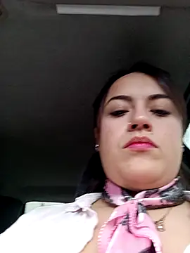 Snapshot of Lesly_10- chatting on 10-07-25, 04:15 Lesly 10- online show from 10-07-25, 04:15