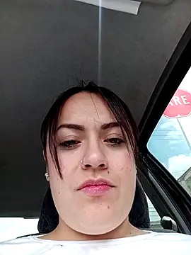 Snapshot of Lesly_10- chatting on 10-15-25, 03:12 Lesly 10- online show from 10-15-25, 03:12