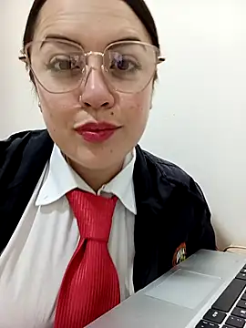 Snapshot of Lesly_10- chatting on 10-21-25, 12:50 Lesly 10- online show from 10-21-25, 12:50