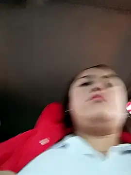 Snapshot of Lesly_10- chatting on 12-14-25, 10:25 Lesly 10- online show from 12-14-25, 10:25