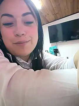 Snapshot of Lesly_10- chatting on 12-17-25, 08:59 Lesly 10- online show from 12-17-25, 08:59