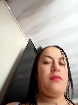 Snapshot of Lesly_10- chatting on 01-15-26, 03:49 Lesly 10- online show from 01-15-26, 03:49