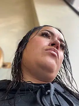 Snapshot of Lesly_10- chatting on 02-01-26, 09:13 Lesly 10- online show from 02-01-26, 09:13