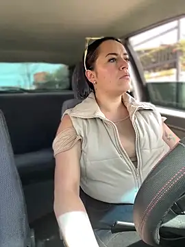 Snapshot of Lesly_10- chatting on 02-04-26, 03:51 Lesly 10- online show from 02-04-26, 03:51