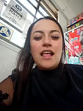 Snapshot of Lesly_10- chatting on 02-20-26, 01:22 Lesly 10- online show from 02-20-26, 01:22