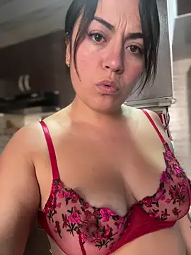 Snapshot of Lesly_10- chatting on 03-02-26, 01:07 Lesly 10- online show from 03-02-26, 01:07