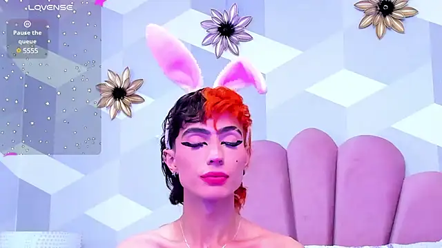 Snapshot of KylieMonnett chatting on 02-17-25, 05:36 KylieMonnett online show from 02-17-25, 05:36