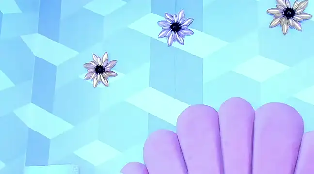 Snapshot of KylieMonnett chatting on 03-07-25, 12:48 KylieMonnett online show from 03-07-25, 12:48