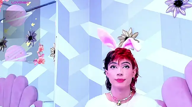 Snapshot of KylieMonnett chatting on 03-08-25, 02:55 KylieMonnett online show from 03-08-25, 02:55