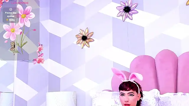 Snapshot of KylieMonnett chatting on 03-15-25, 06:58 KylieMonnett online show from 03-15-25, 06:58