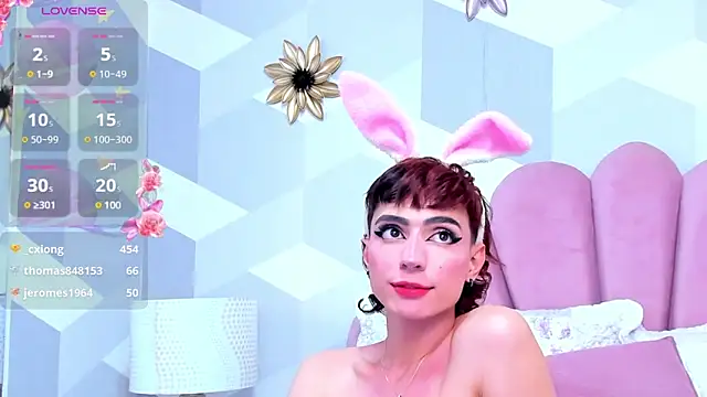 Snapshot of KylieMonnett chatting on 03-16-25, 06:53 KylieMonnett online show from 03-16-25, 06:53