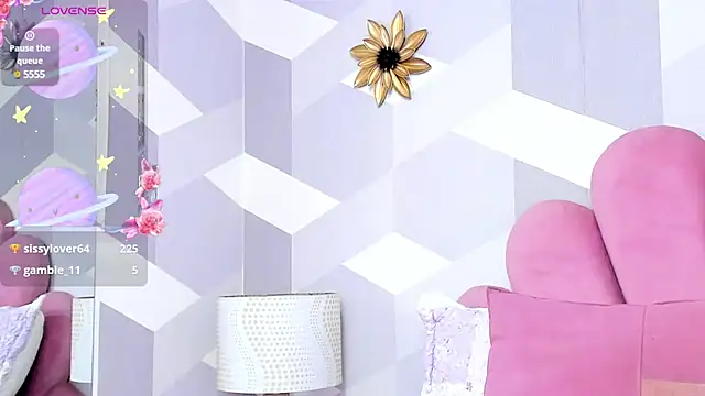 Snapshot of KylieMonnett chatting on 03-21-25, 12:18 KylieMonnett online show from 03-21-25, 12:18