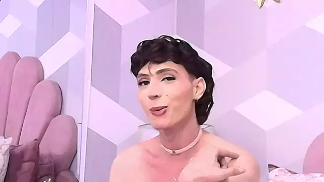 Snapshot of KylieMonnett chatting on 10-11-25, 06:39 KylieMonnett online show from 10-11-25, 06:39