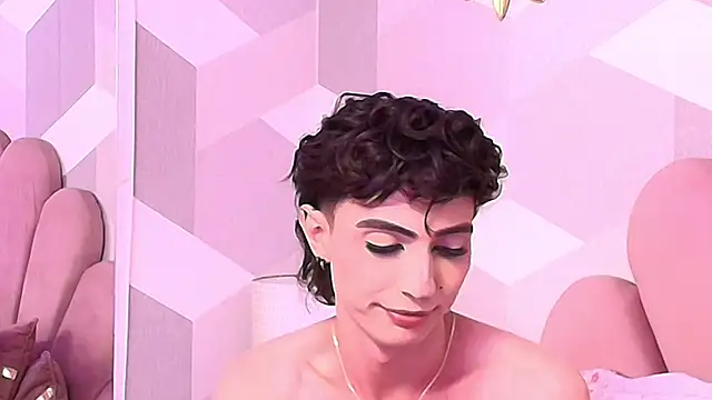 Snapshot of KylieMonnett chatting on 11-14-25, 09:24 KylieMonnett online show from 11-14-25, 09:24