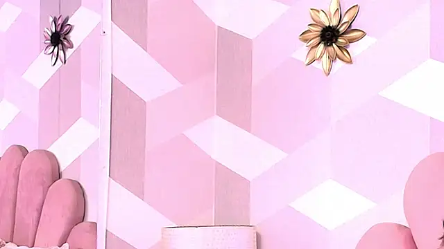 Snapshot of KylieMonnett chatting on 01-14-26, 06:02 KylieMonnett online show from 01-14-26, 06:02