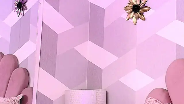 Snapshot of KylieMonnett chatting on 02-28-26, 03:13 KylieMonnett online show from 02-28-26, 03:13