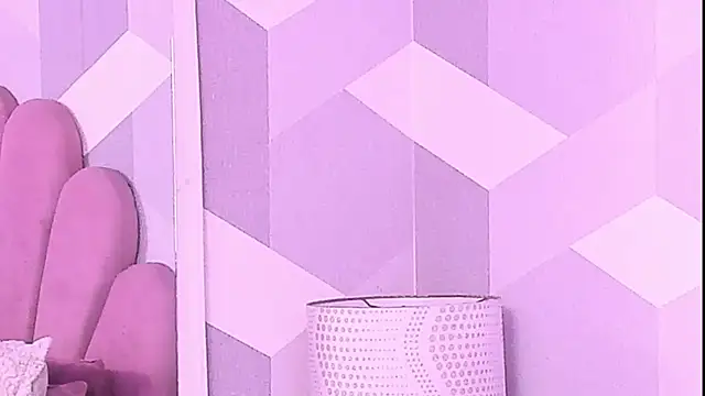 Snapshot of KylieMonnett chatting on 07-04-26, 12:06 KylieMonnett online show from 07-04-26, 12:06