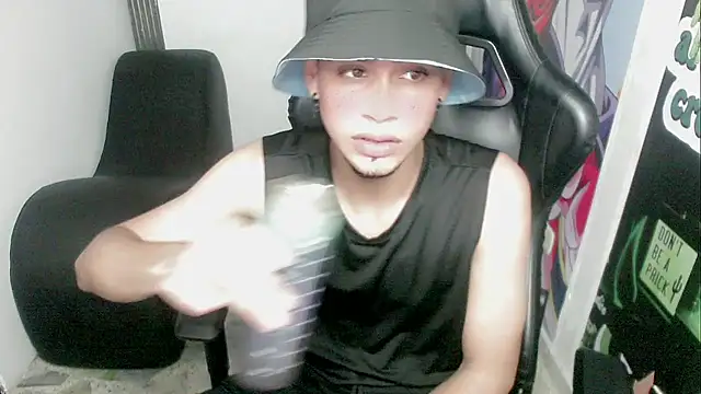 Snapshot of zacariasss_ chatting on 12-29-24, 02:06 zacariasss online show from 12-29-24, 02:06