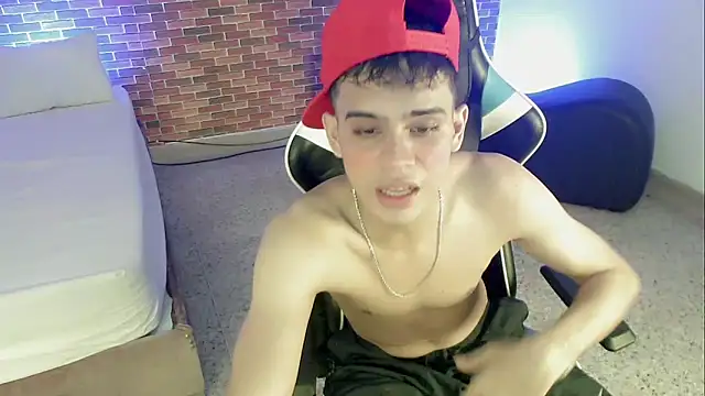 Snapshot of zacariasss_ chatting on 09-15-25, 04:07 zacariasss online show from 09-15-25, 04:07