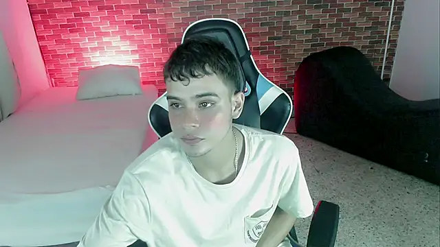 Snapshot of zacariasss_ chatting on 09-21-25, 03:08 zacariasss online show from 09-21-25, 03:08