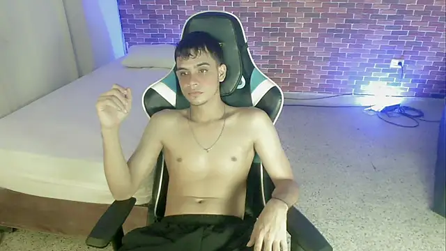 Snapshot of zacariasss_ chatting on 09-23-25, 03:53 zacariasss online show from 09-23-25, 03:53