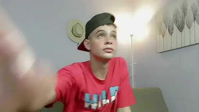 Snapshot of zacariasss_ chatting on 10-20-25, 03:51 zacariasss online show from 10-20-25, 03:51