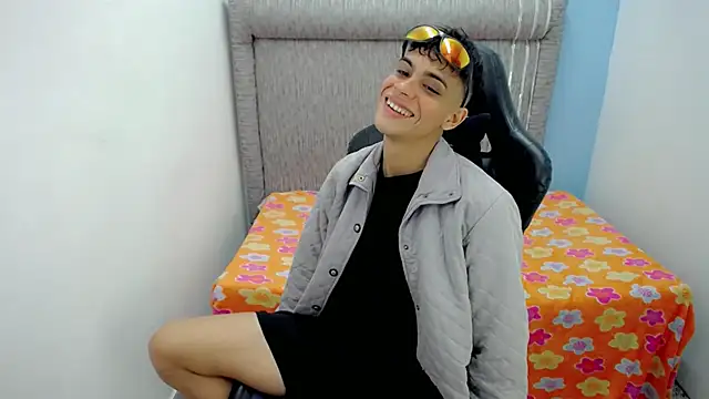 Snapshot of zacariasss_ chatting on 03-09-26, 02:48 zacariasss online show from 03-09-26, 02:48