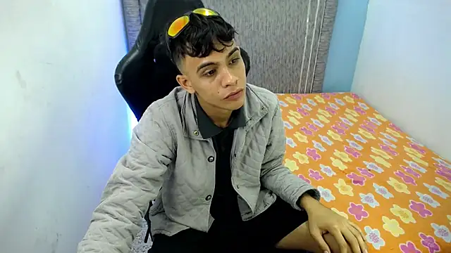 Snapshot of zacariasss_ chatting on 03-12-26, 02:07 zacariasss online show from 03-12-26, 02:07