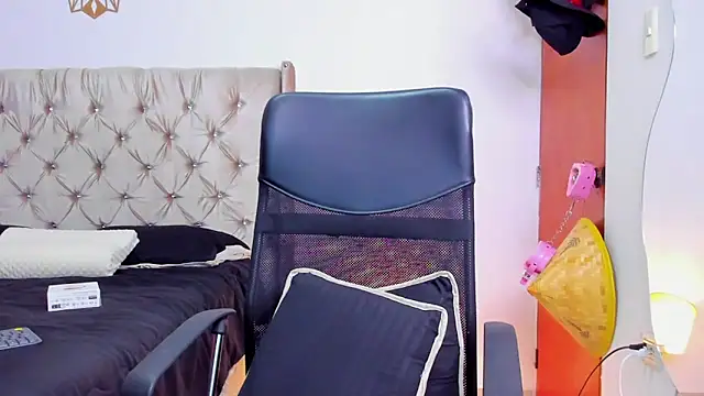 Andrew wolf7 online show from 03-06-26, 12:51