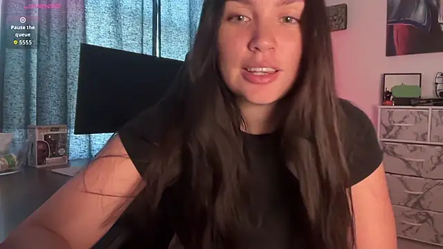 sweetsariaah online show from 11-21-25, 06:06