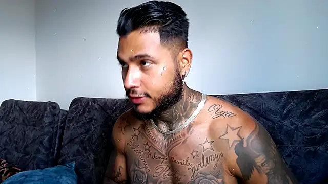 Snapshot of Exotic_tatto27121 chatting on 01-19-25, 07:37 Exotic tatto27121 online show from 01-19-25, 07:37