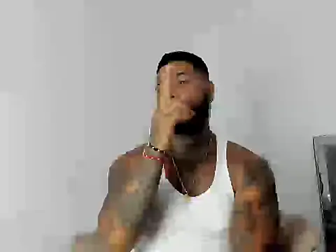 Snapshot of Exotic_tatto27121 chatting on 03-04-26, 07:25 Exotic tatto27121 online show from 03-04-26, 07:25