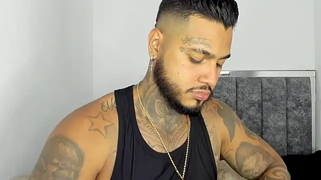 Snapshot of Exotic_tatto27121 chatting on 03-10-26, 04:50 Exotic tatto27121 online show from 03-10-26, 04:50