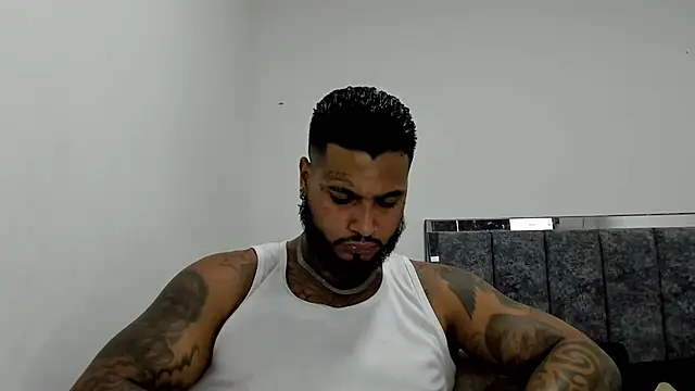 Snapshot of Exotic_tatto27121 chatting on 03-12-26, 03:56 Exotic tatto27121 online show from 03-12-26, 03:56