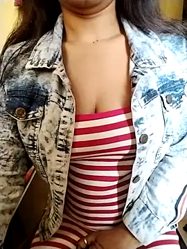 Snapshot of Sweetlovve@xh chatting on 02-07-25, 04:48 Sweetlovvexh online show from 02-07-25, 04:48